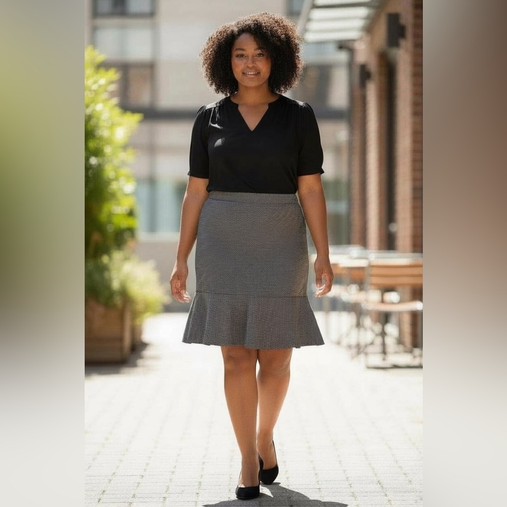Elegant Gray Women's Skirt